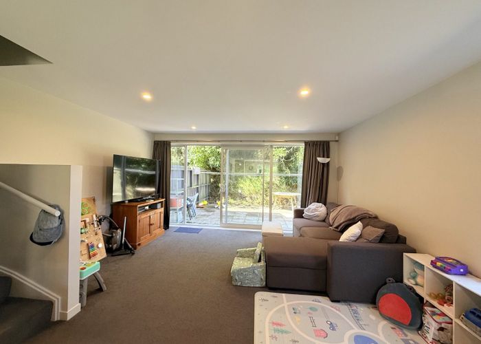  at 6/8-10 Thatcher Crescent, Crofton Downs, Wellington, Wellington
