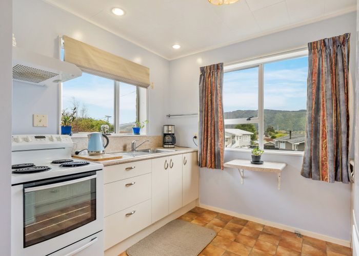  at 2/28 Hillside Drive, Maoribank, Upper Hutt