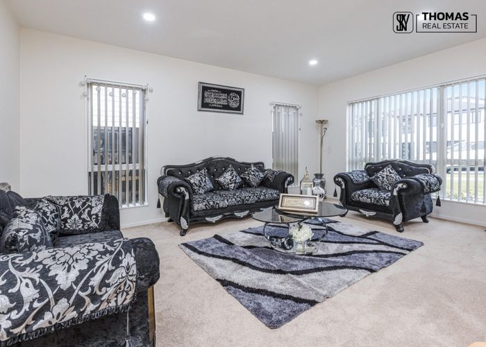  at 17 CARRYGAWLEY ROAD, Flat Bush, Manukau City, Auckland