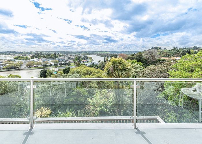  at 12 Hipango Terrace, Durie Hill, Whanganui