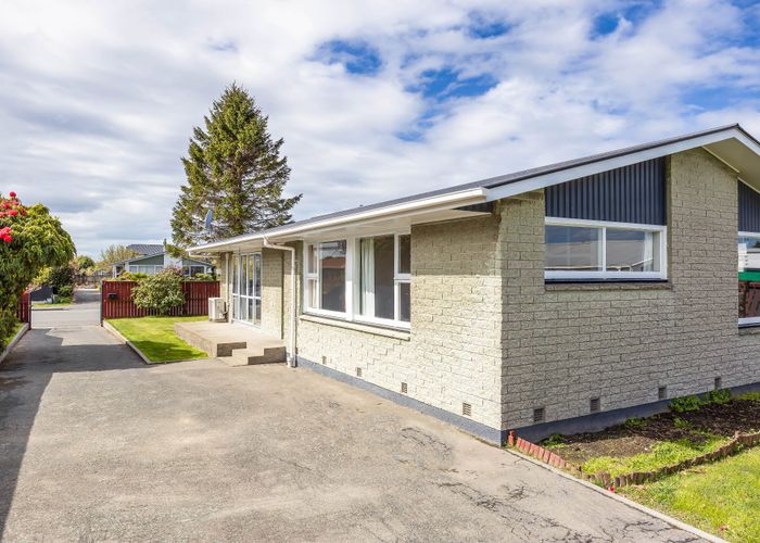  at 33 Skerten Avenue, Hornby, Christchurch