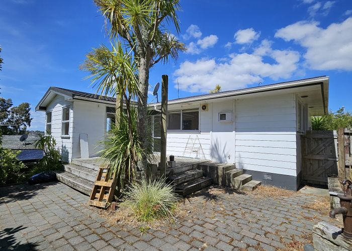 at 15 Hewlett Road, Massey, Waitakere City, Auckland