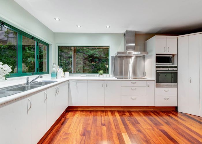  at 100 Hadfield Street, Beach Haven, North Shore City, Auckland