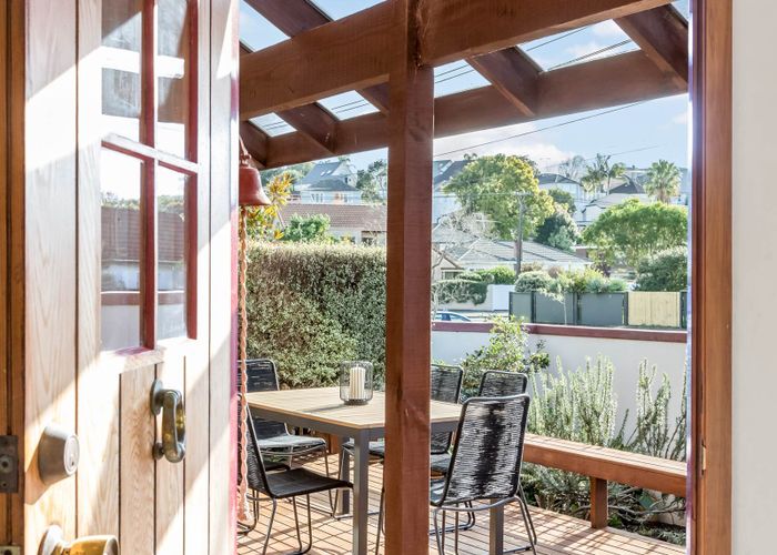  at 7A Nihill Crescent, Mission Bay, Auckland