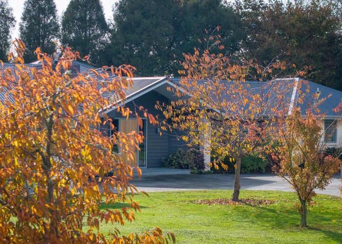  at 3 South Oaks Close, Pukemoremore, Cambridge