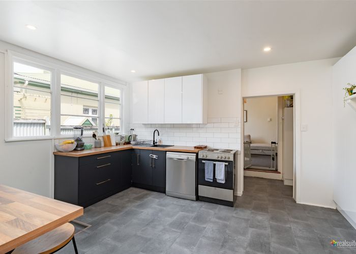  at 55 Riddlers Crescent, Petone, Lower Hutt