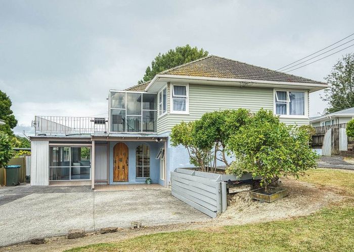  at 8 Condliffe Place, New Windsor, Auckland