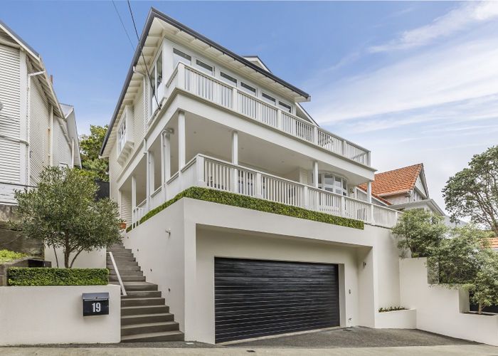  at 19 Lower North Terrace, Kelburn, Wellington