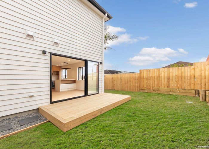  at 4237A Great North Road, Glendene, Auckland