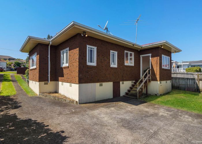  at 6 Triton Avenue, Mount Albert, Auckland