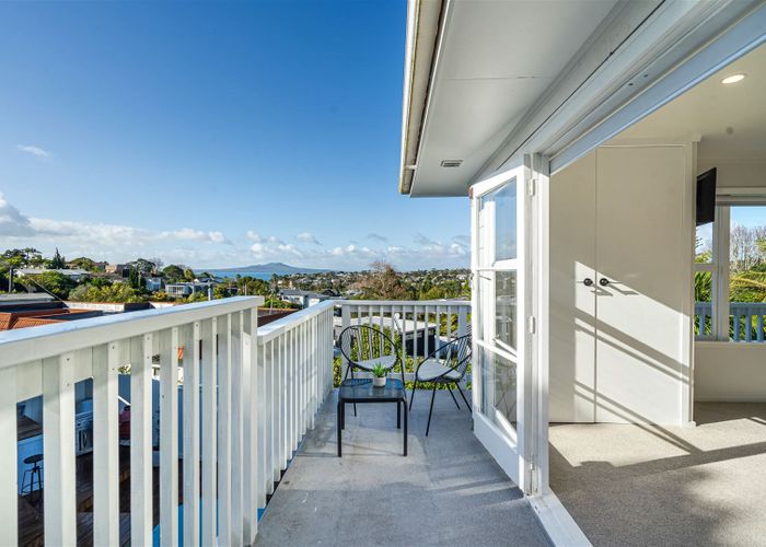  at 1/306 Beach Road, Campbells Bay, Auckland