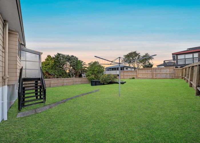  at 7 Hassan Drive, Massey, Waitakere City, Auckland