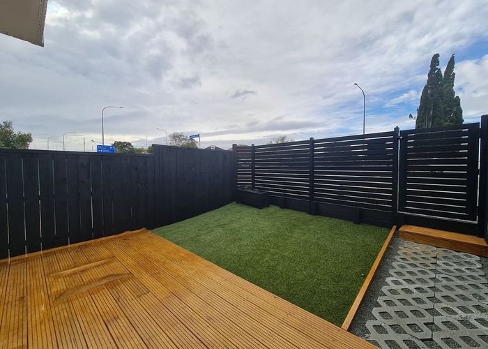  at 3/532 Glenfield Road, Glenfield, North Shore City, Auckland
