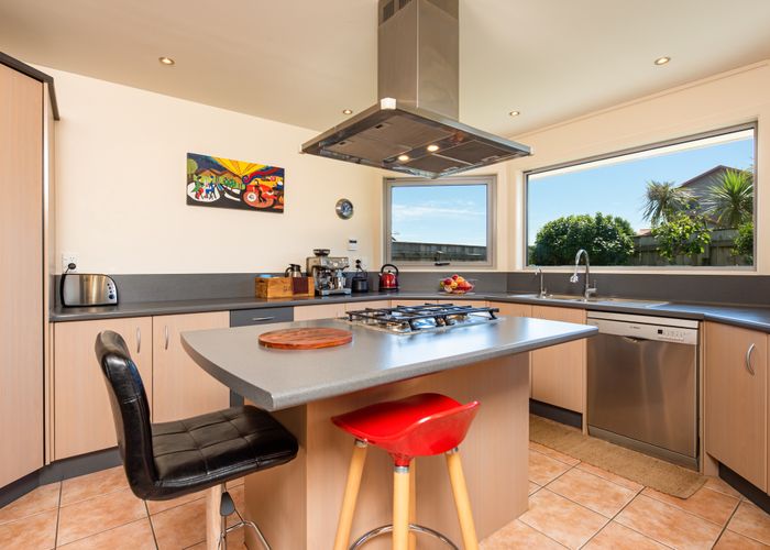  at 6 Black Pine Road, Woodridge, Wellington