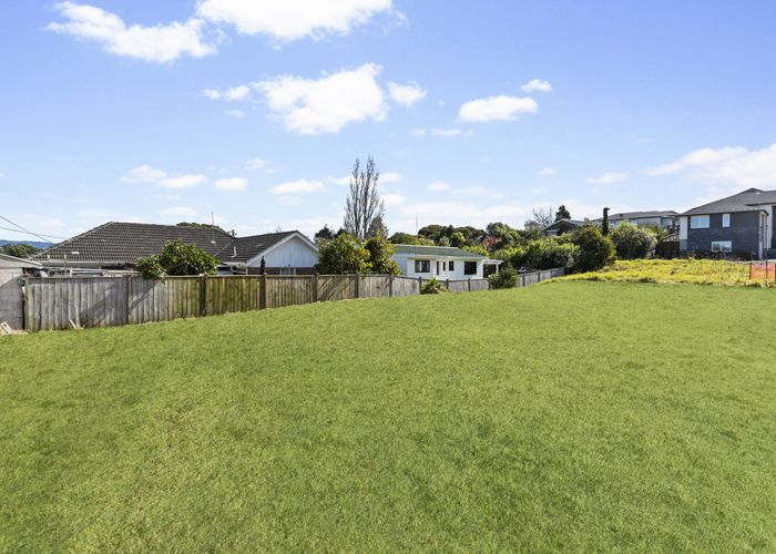  at 8 & 9 Ambrosia Avenue, Henderson, Waitakere City, Auckland