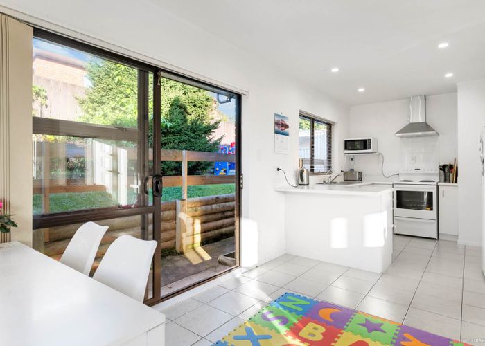  at 2/22 Duke Street, Papakura, Auckland