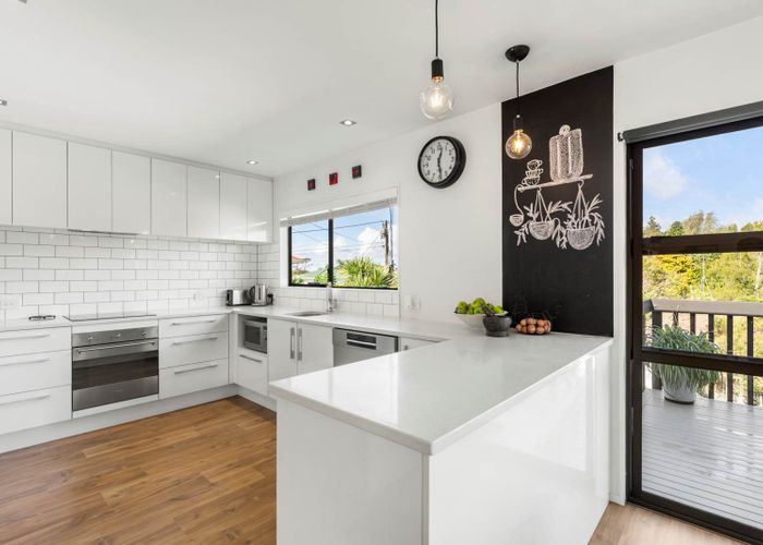  at 2/16 Channel View Road, Campbells Bay, Auckland