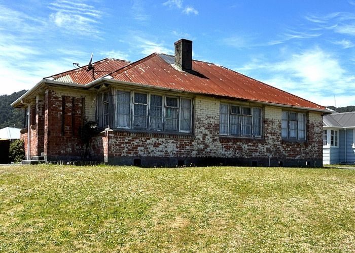  at 49 Fitzgerald Street, Cobden, Greymouth