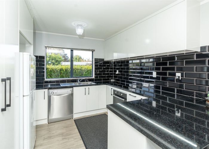  at 14 Aldershot Place, Nawton, Hamilton