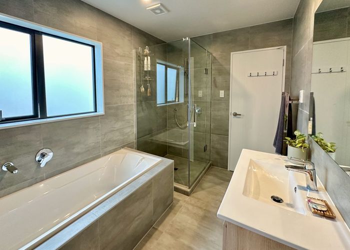  at 1/4 Edgerton Road, Te Atatu Peninsula, Waitakere City, Auckland