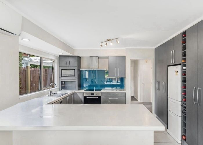  at 2/17 Daria Place, Northpark, Manukau City, Auckland