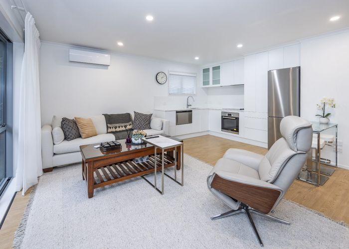  at 104E MacFarlane Street, Hamilton East, Hamilton