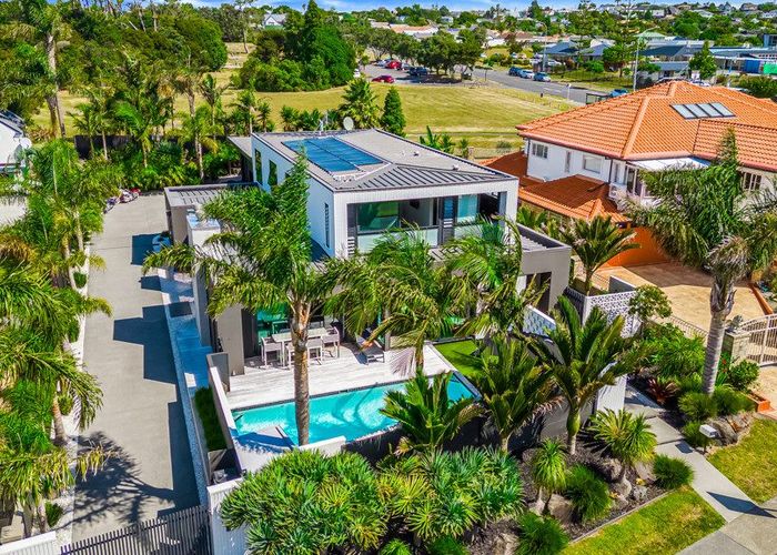  at 3 Mansion Court, West Harbour, Auckland