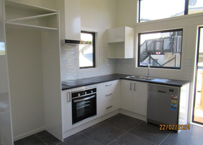  at 15b Fernhaven Place, Massey, Waitakere City, Auckland