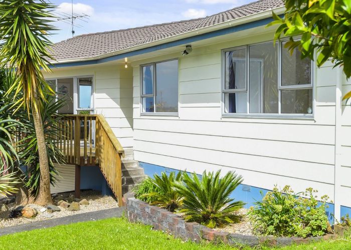  at 5 Sari Place, Massey, Auckland