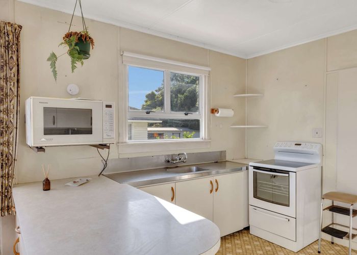  at 27 South Road, Moturoa, New Plymouth