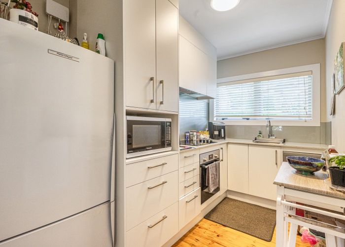  at 2/17 Cathedral Place, Parnell, Auckland