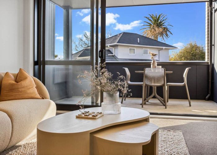  at 7/10 Treasure Lane, Te Atatu South, Waitakere City, Auckland