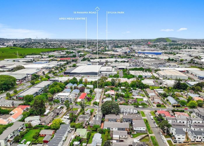  at 1-4/15 Panama Road, Mount Wellington, Auckland City, Auckland