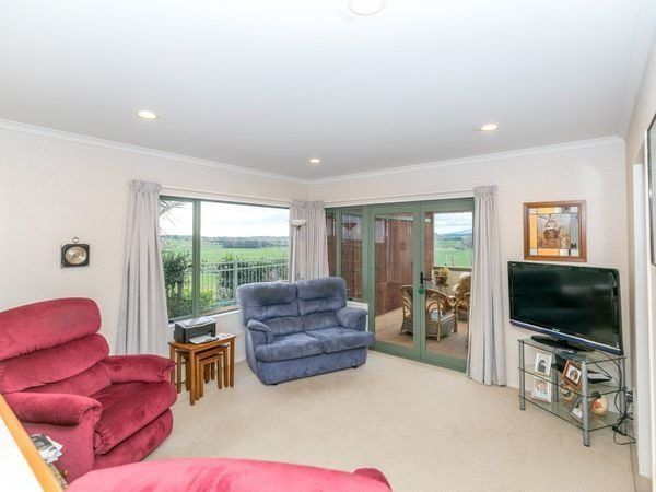  at 25 Highgrove Drive, Grandview Heights, Hamilton