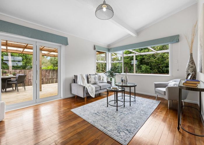  at 2/18 Mattson Road, Pakuranga, Auckland