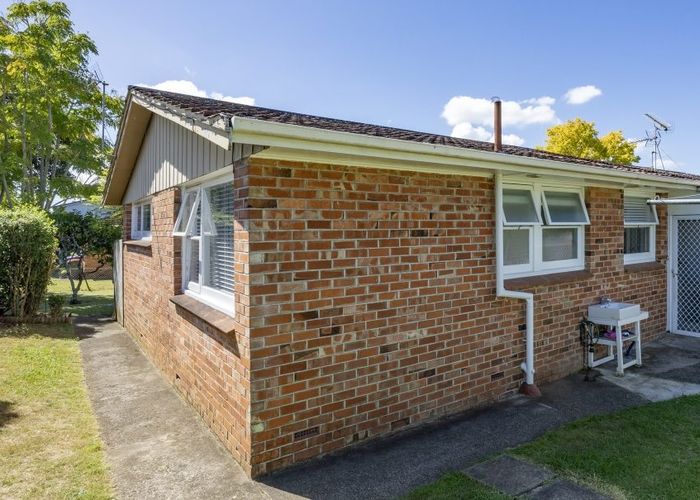  at 4/13 Kings Road, Panmure, Auckland