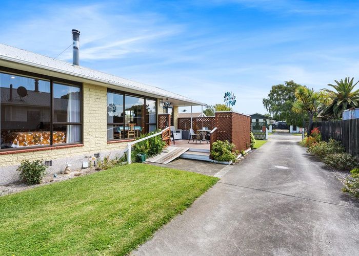  at 12 Cob Crescent, Woolston, Christchurch City, Canterbury