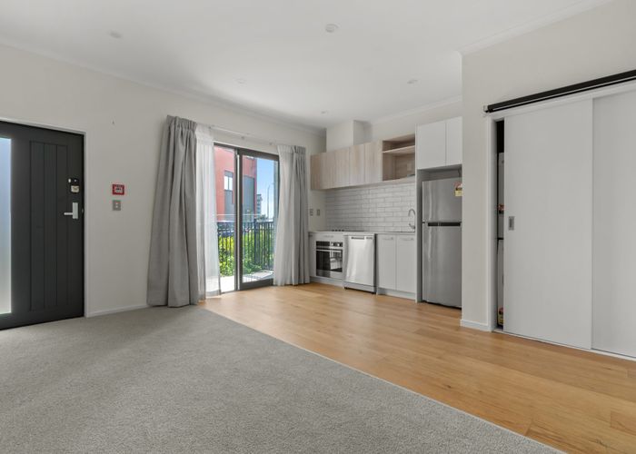  at 2/2 Mahalo Avenue, Wiri, Manukau City, Auckland