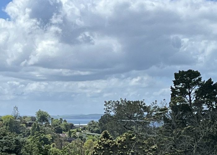  at 4 Nottingham Place, Northcross, North Shore City, Auckland