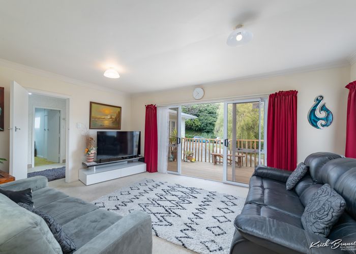  at 20 Mahoe Street, Tawa, Wellington