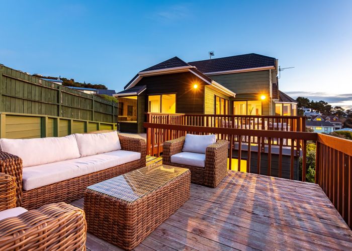  at 19 Kinloch Place, Papakowhai, Porirua, Wellington