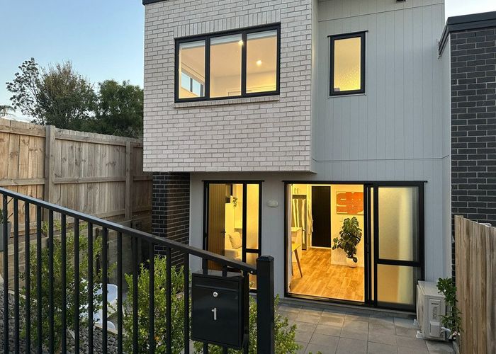  at 1 Tokai Place, Glen Eden, Auckland