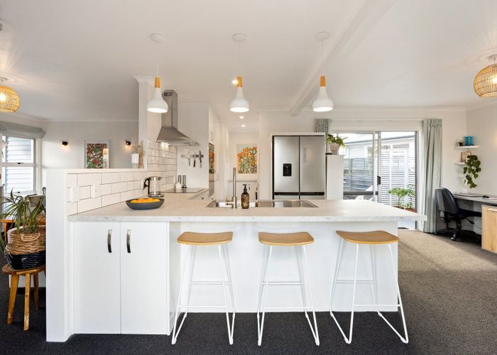  at 14 Manapouri Place, Glenview, Hamilton, Waikato