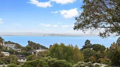  at 2/3 Peter Terrace, Castor Bay, Auckland