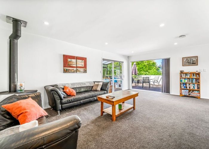  at 5 Seabar Place, Glen Eden, Waitakere City, Auckland