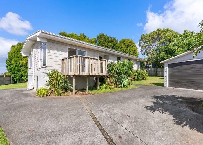  at 32 Glennandrew Drive, Half Moon Bay, Auckland