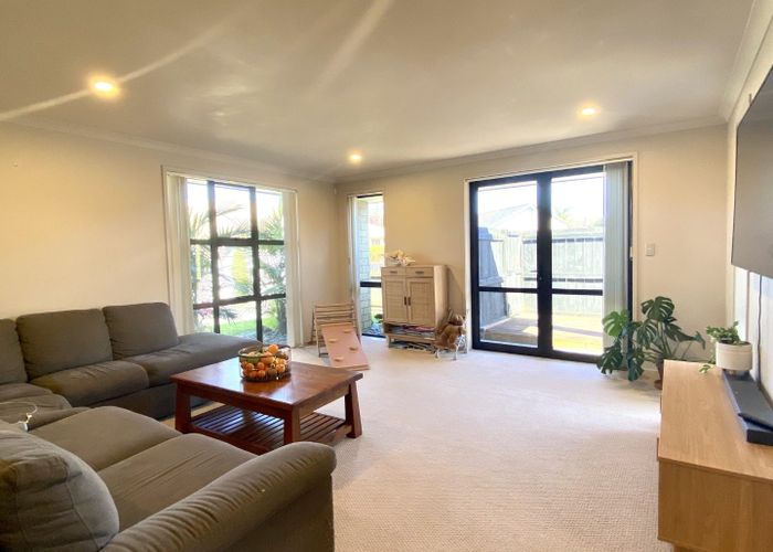  at 17  Stoneleigh Court, Papamoa, Tauranga, Bay Of Plenty