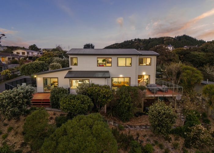  at 42F James Cook Drive, Whitby, Porirua, Wellington