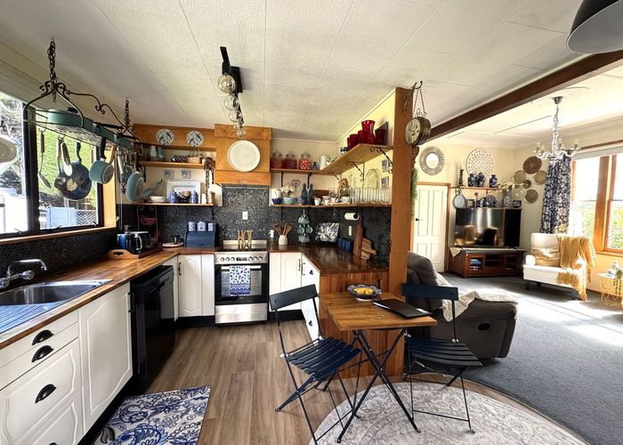  at 4 Hinahina Road, Owaka, Owaka