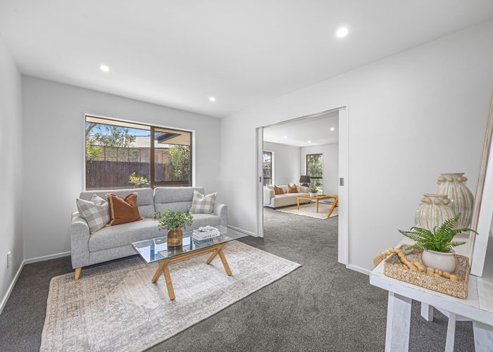  at 33 Royal Park Drive, Parklands, Christchurch City, Canterbury